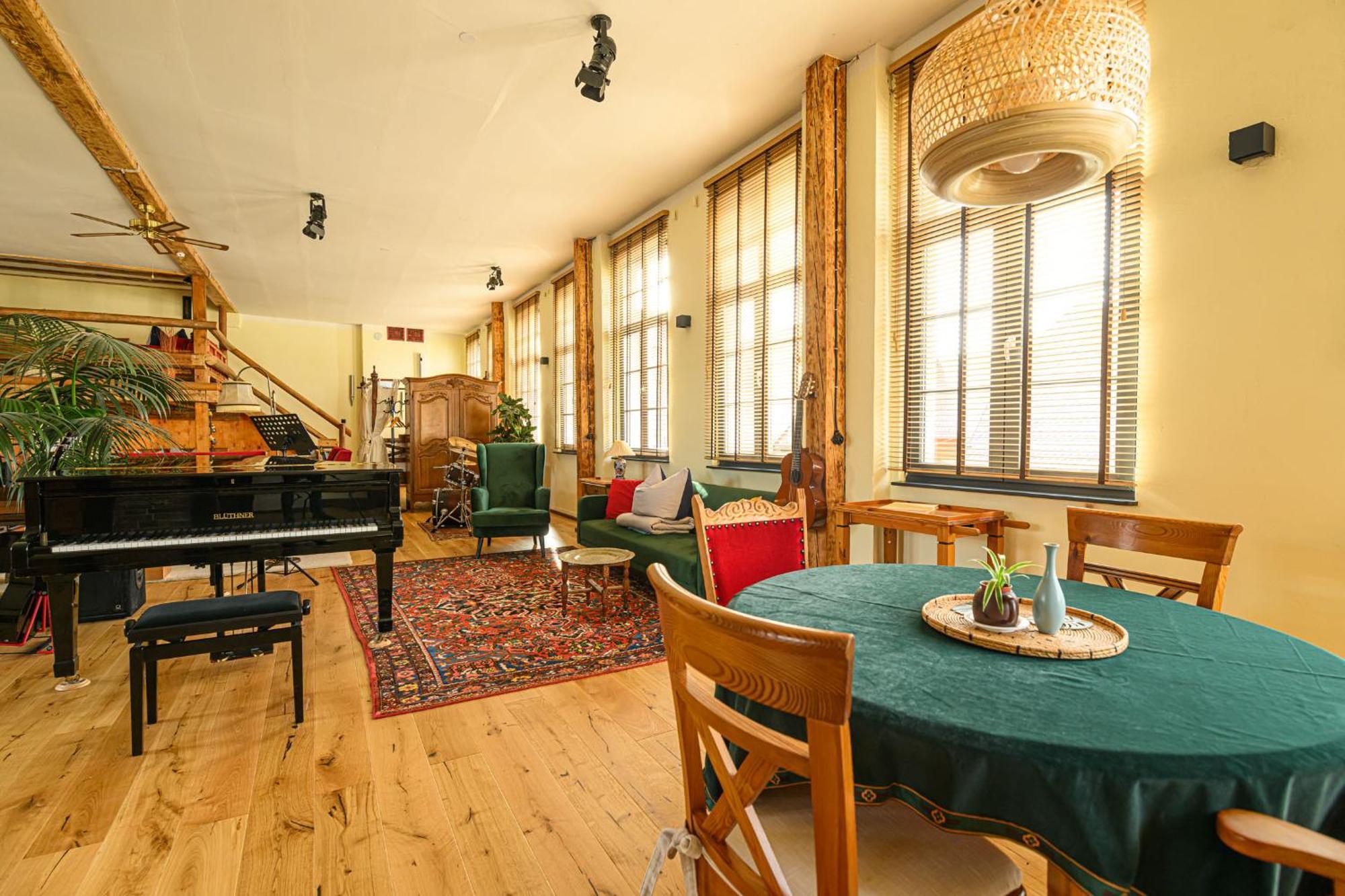 The Music Hall شواناو المظهر الخارجي الصورة